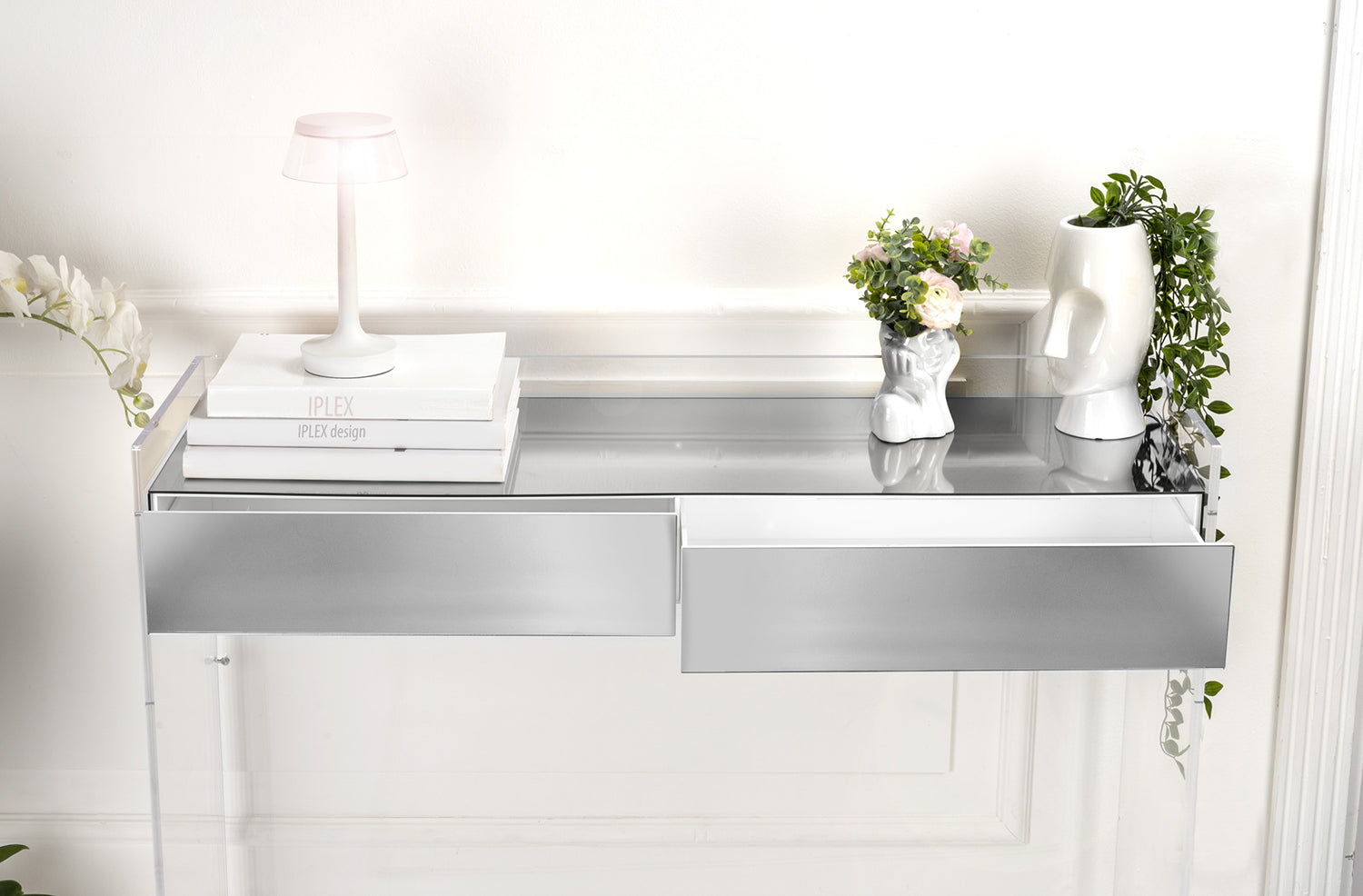 MARIE  CLAIRE  CONSOLLE  SILVER