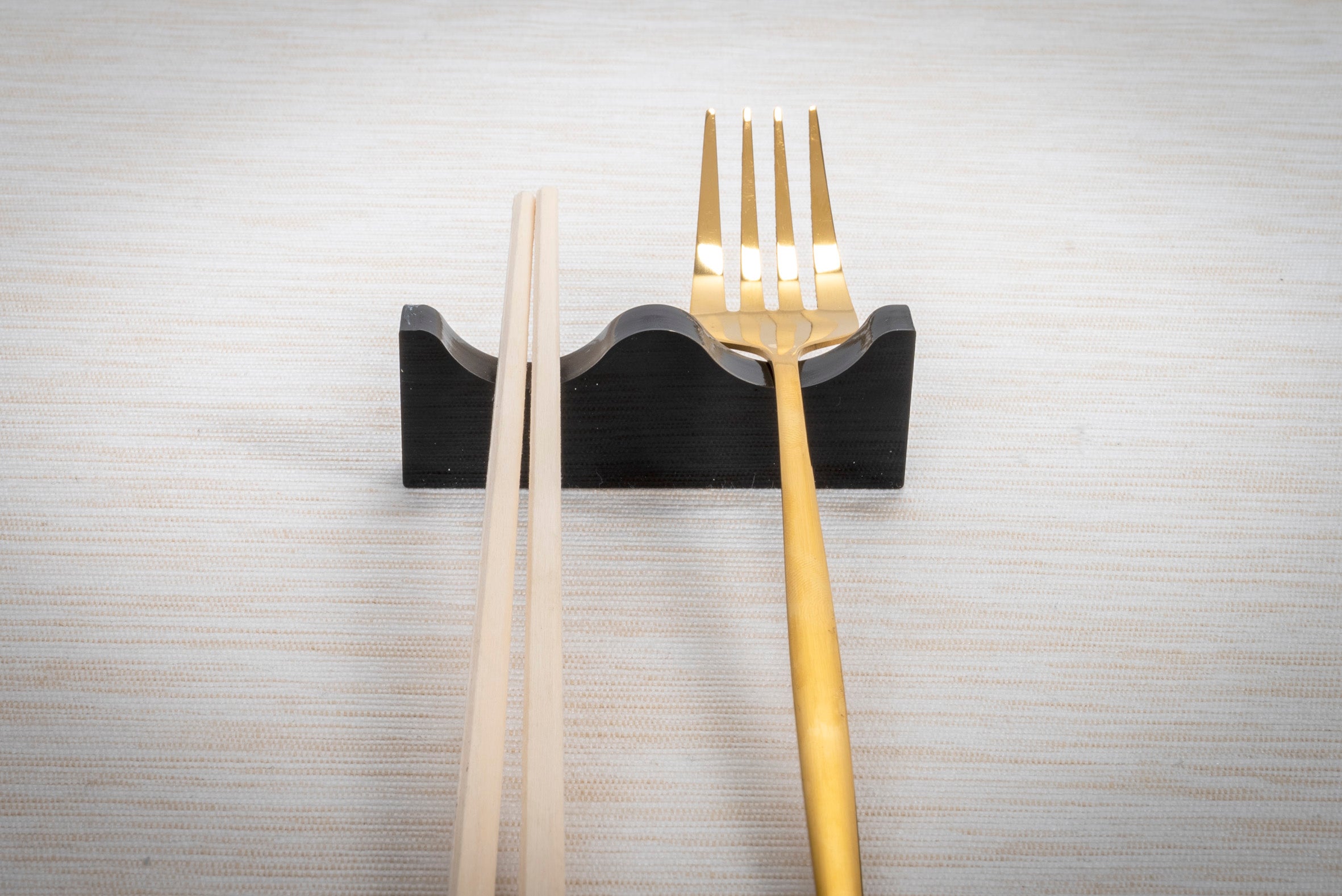 KIT  4  SERVING  POGGIA  POSATE  2  SEDI  NERO