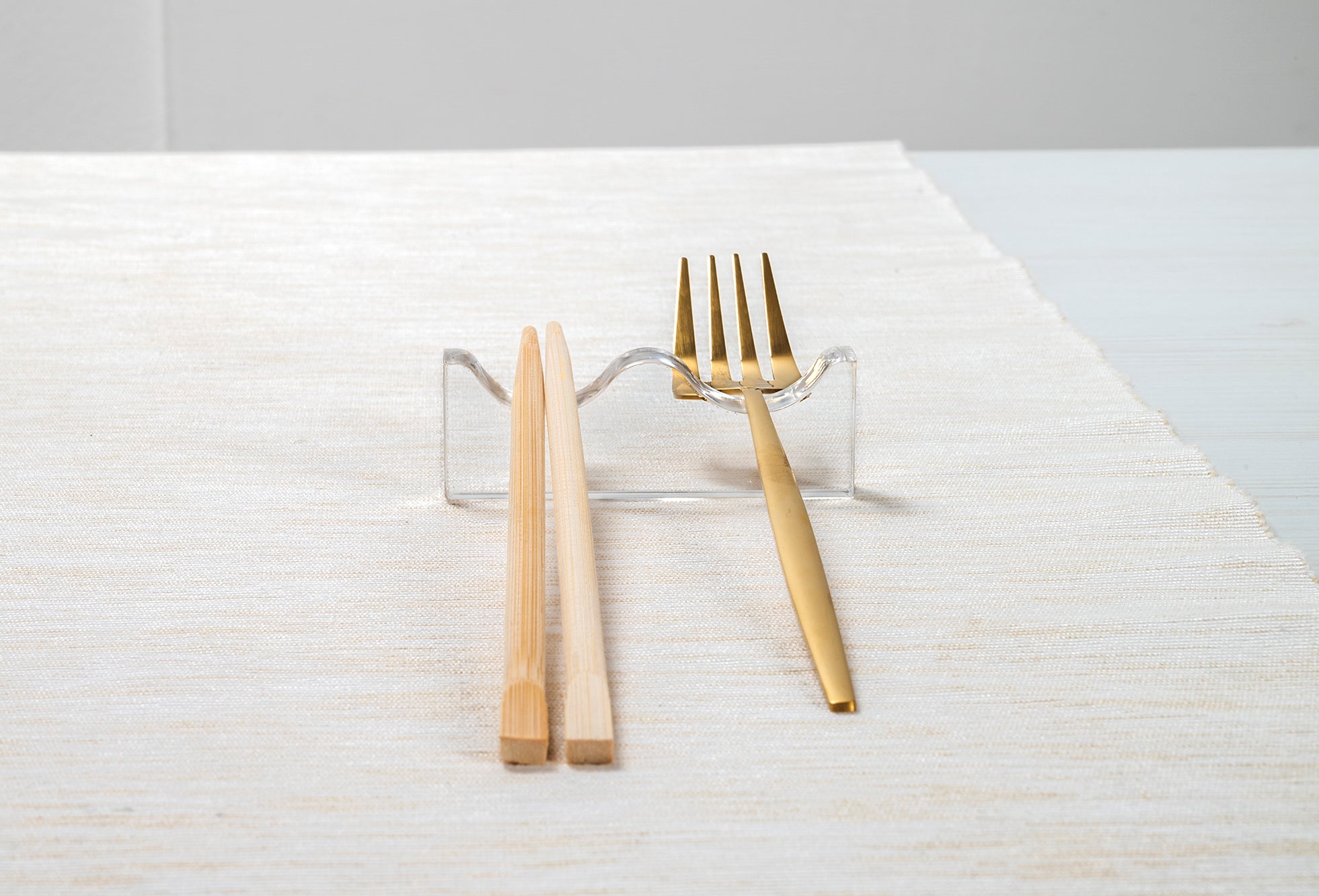 KIT  4  SERVING  POGGIA  POSATE  2  SEDI  TRASPARENTE