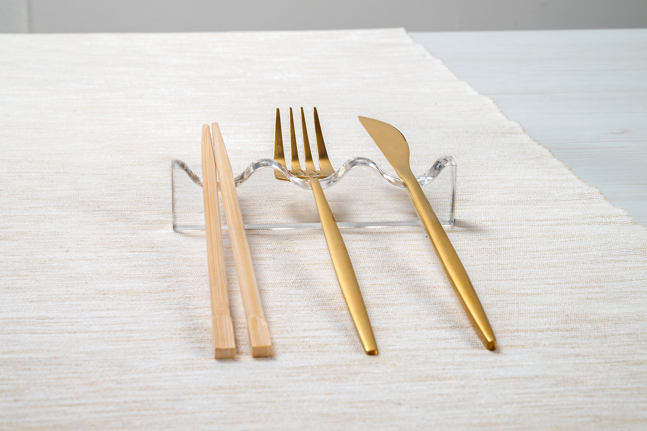 KIT  4  SERVING  POGGIA  POSATE  3  SEDI  TRASPARENTE